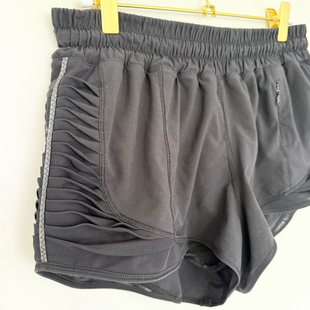Lululemon Black Women's Shorts - Picture 2 of 4